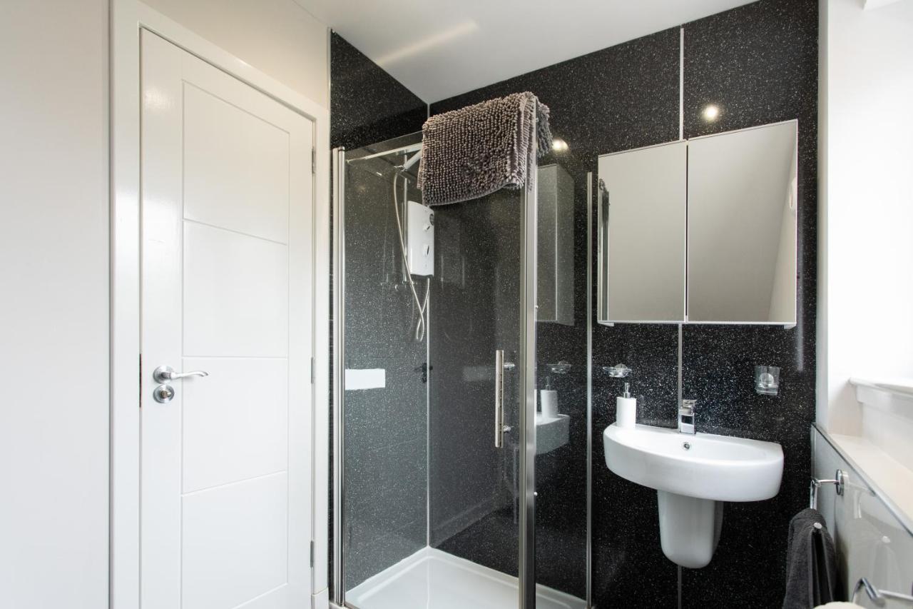 4 Private Bedroom House With 3 Parking Spaces Free Perth Kültér fotó