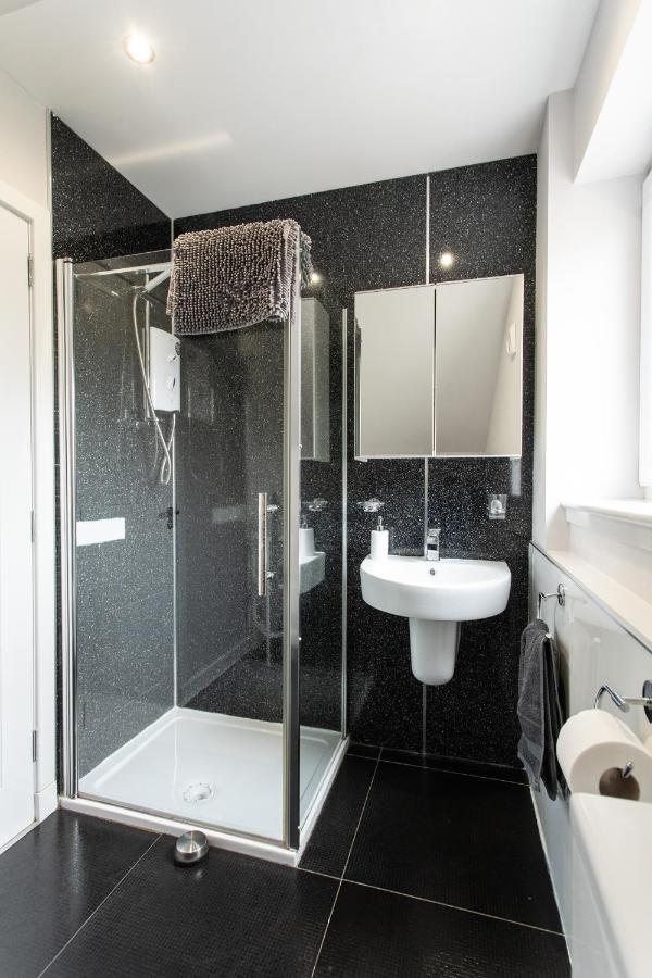 4 Private Bedroom House With 3 Parking Spaces Free Perth Kültér fotó